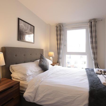 Southbank Leeds Apartment. New! With Free Parking Exterior foto