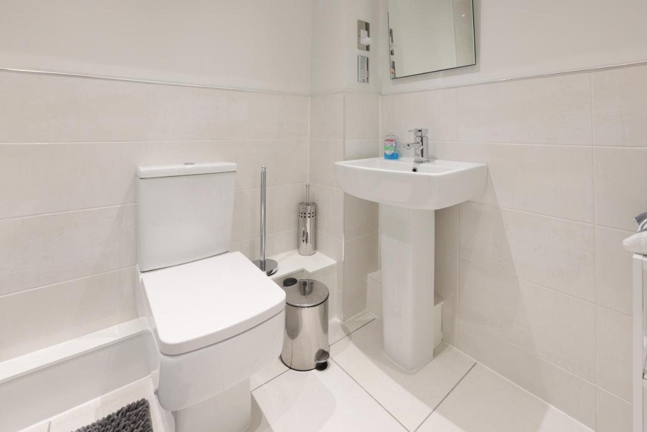 Southbank Leeds Apartment. New! With Free Parking Exterior foto