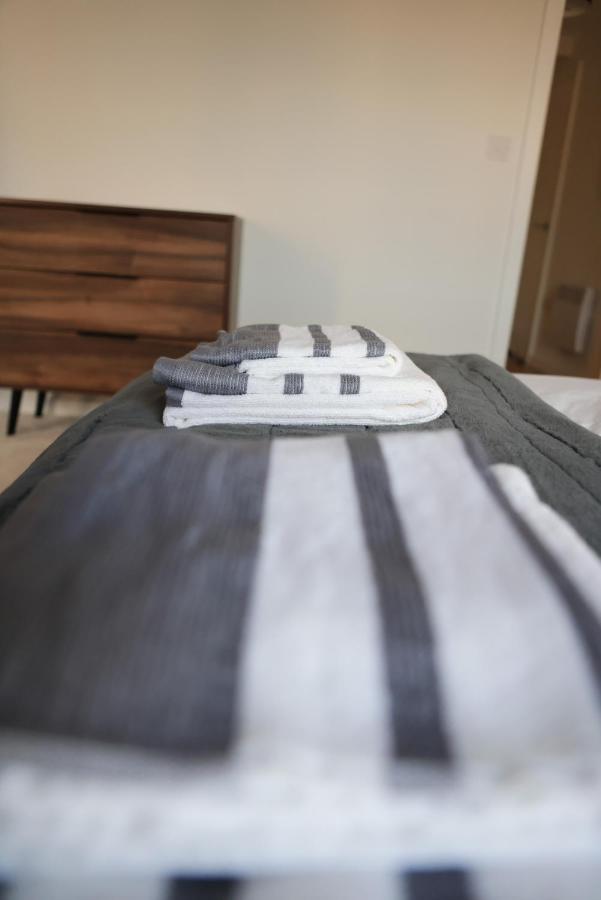 Southbank Leeds Apartment. New! With Free Parking Exterior foto